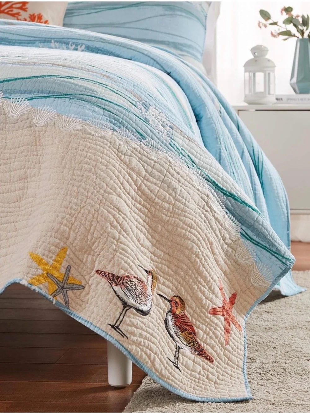 Coastal Wave Reversible Quilt Set - Blue and Cream Maui Queen